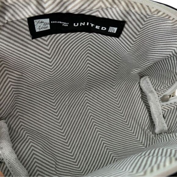 Saks Fifth Avenue x United Airlines Black Leather Cosmetic Bag in One Size - Picture 6 of 8